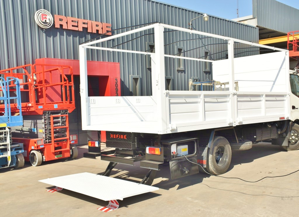 CAJA CON TECHO PARA LONA - REFIRE